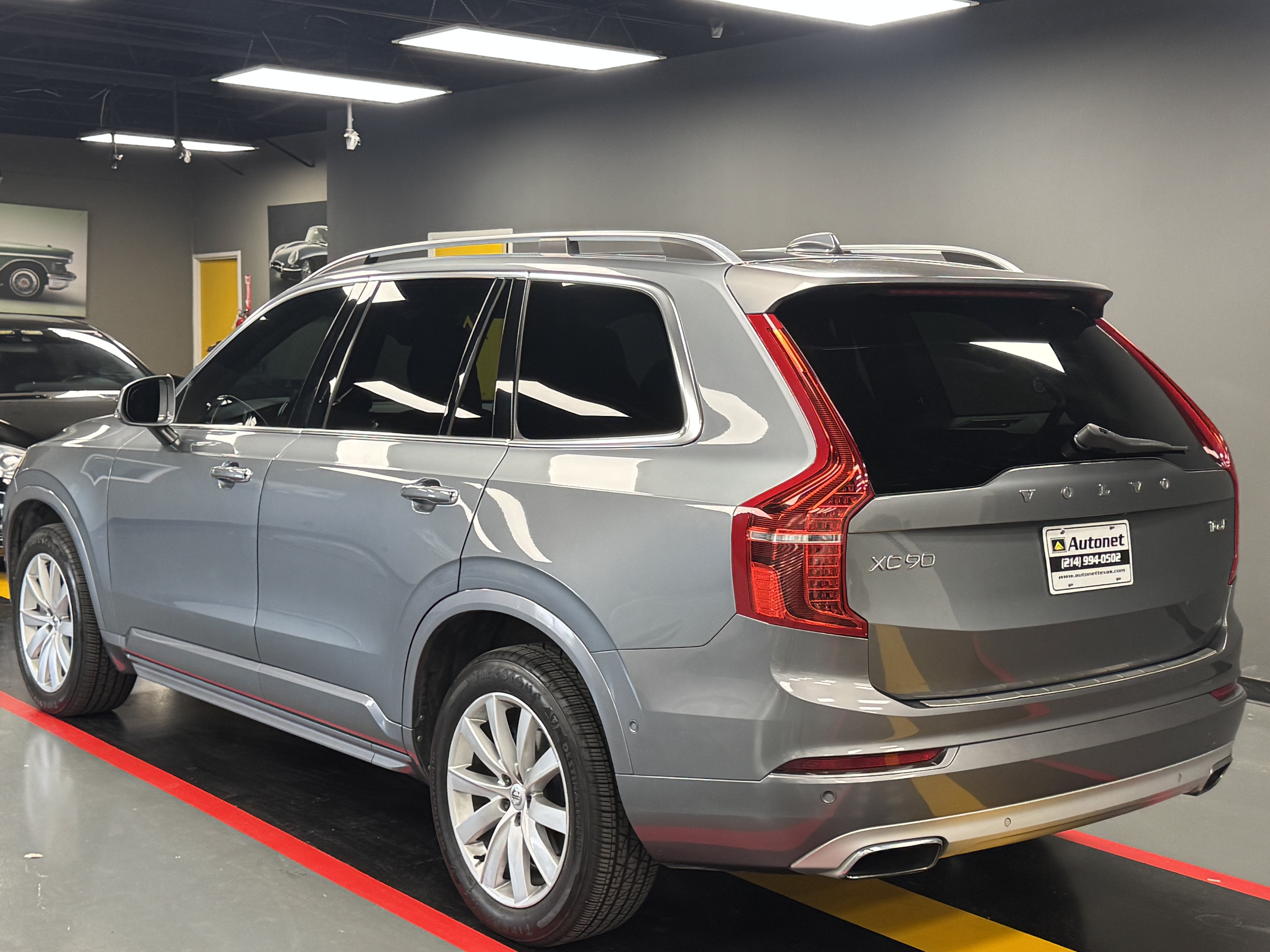Used 2017 Volvo XC90 T6 Momentum w/ Vision Package AWD/4WD image 4