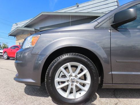 Used 2016 Dodge Grand Caravan SXT w/ Quick Order Package 29G SXT FWD image 30