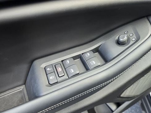 Used 2025 Jeep Grand Cherokee Altitude image 14