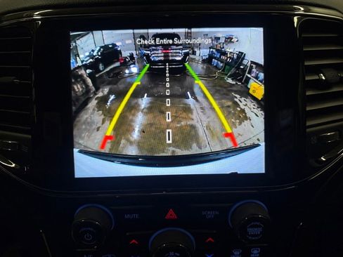 Used 2019 Jeep Grand Cherokee Altitude AWD/4WD image 22