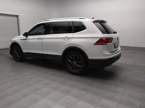 Used 2022 Volkswagen Tiguan SE w/ Panoramic Sunroof Package image 5
