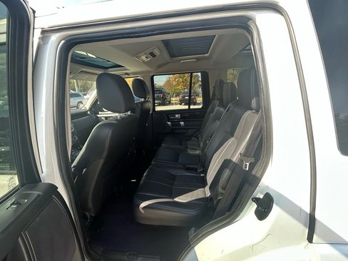 Used 2016 Land Rover LR4 HSE Silver Edition image 16