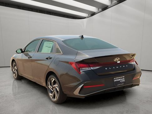 Used 2025 Hyundai Elantra Sport w/ Cargo Package FWD image 3