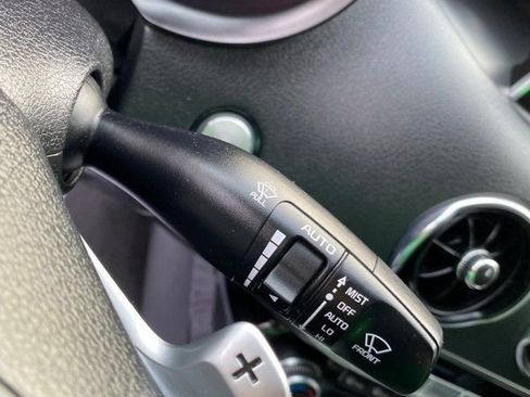 Used 2018 Kia Stinger GT image 25