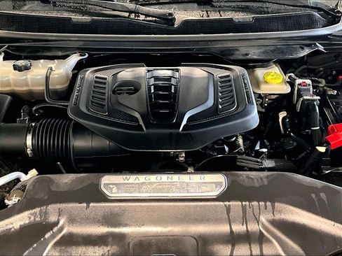 Used 2024 Jeep Wagoneer L Series II w/ Flexible Seating Group AWD/4WD image 30