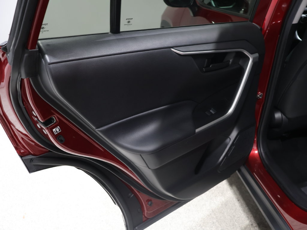Used 2020 Toyota RAV4 LE w/ All Weather Liner Package AWD/4WD image 17