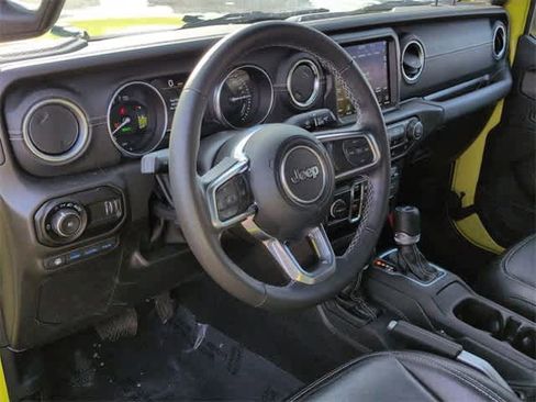 Used 2023 Jeep Wrangler Sahara w/ Cold Weather Group image 10