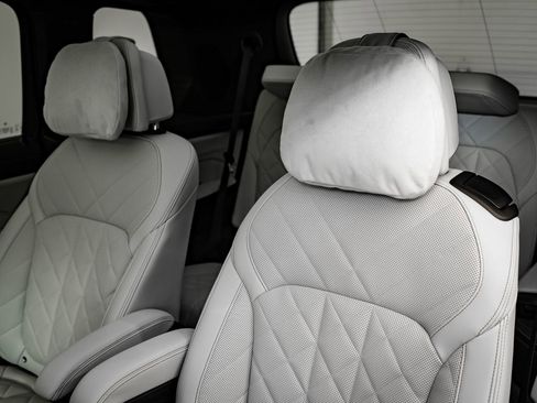 Used 2024 BMW X7 xDrive40i image 37