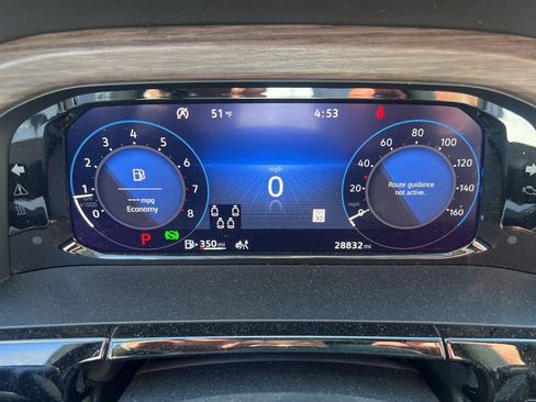 Used 2024 Volkswagen Atlas SEL Premium R-Line image 28