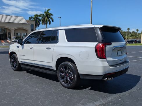 Used 2024 GMC Yukon XL Denali AWD/4WD image 4