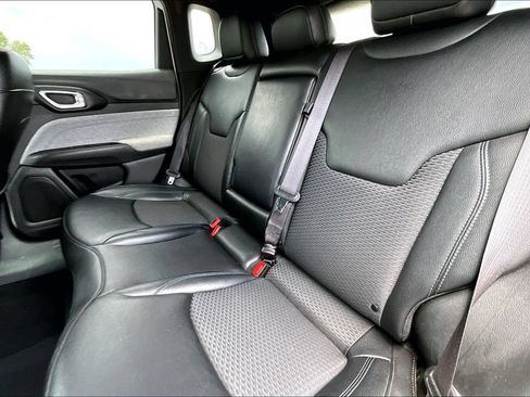 Used 2024 Jeep Compass Latitude AWD/4WD image 24