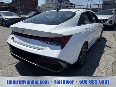 Used 2024 Hyundai Elantra SEL w/ Convenience Package FWD image 6
