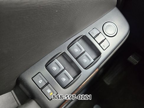 Used 2018 GMC Yukon XL SLT image 34