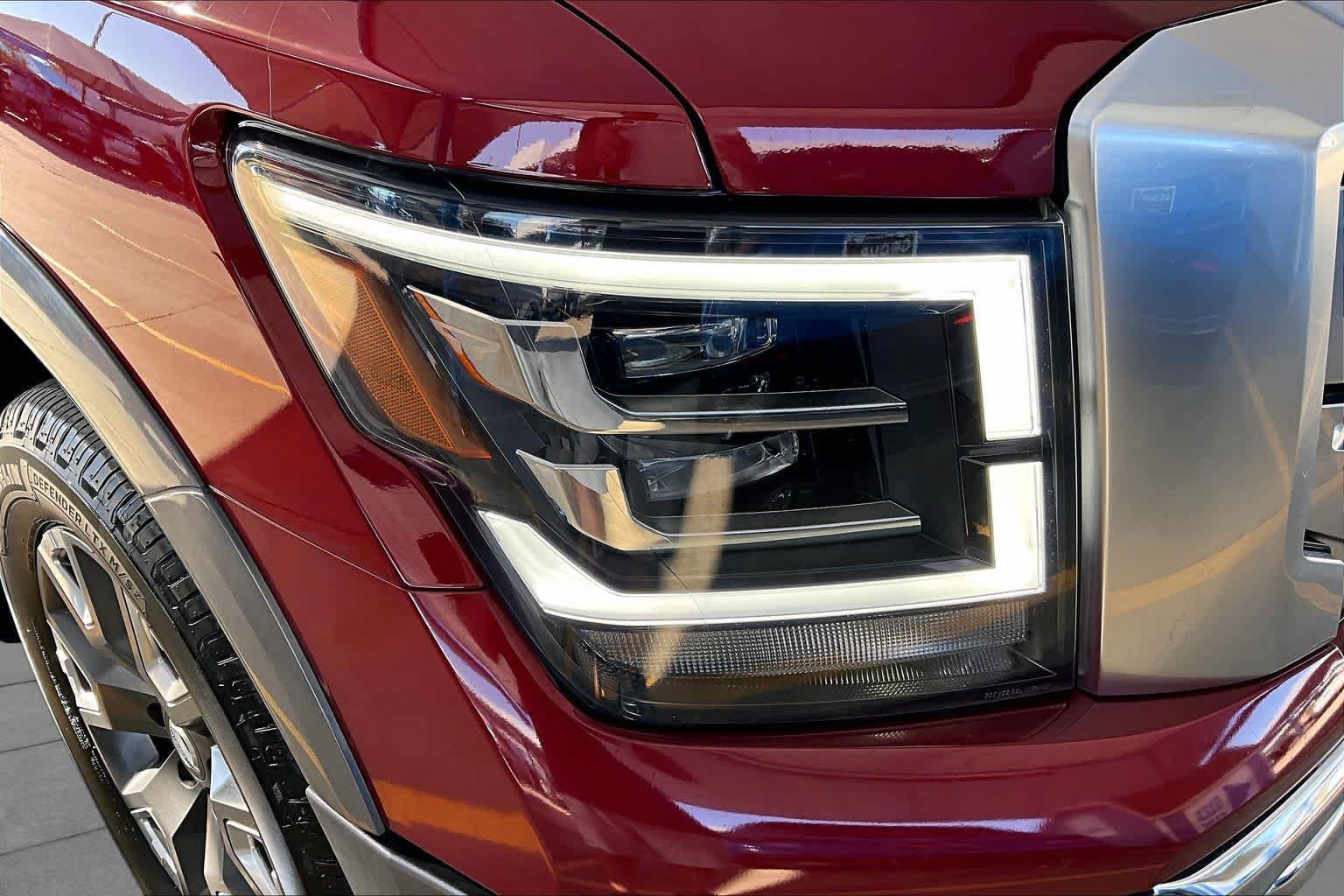 Used 2020 Nissan Titan Platinum Reserve w/ Moonroof Package AWD/4WD image 26