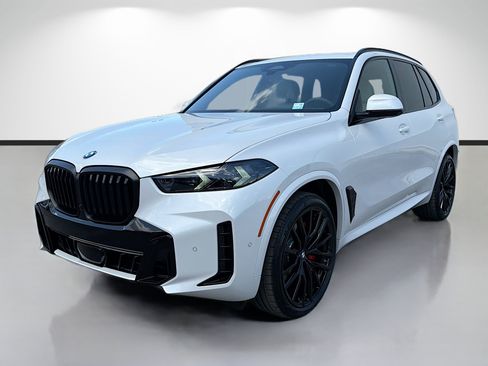 New 2026 BMW X5 xDrive40i w/ M Sport Package AWD/4WD image 7