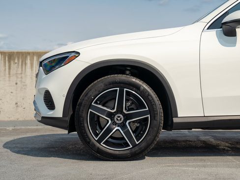 Used 2026 Mercedes-Benz GLC 300 4MATIC image 12