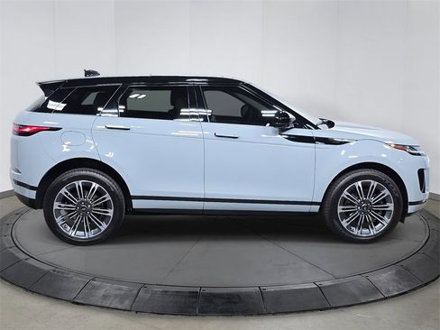 Used 2024 Land Rover Range Rover Evoque S image 8