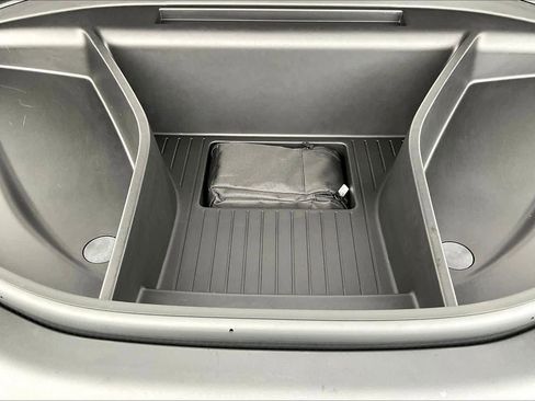 New 2025 Volvo EX90 Plus w/ Protection Package Premier image 13