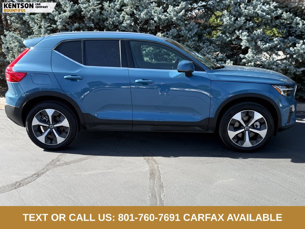 Used 2025 Volvo XC40 B5 Plus AWD/4WD image 10