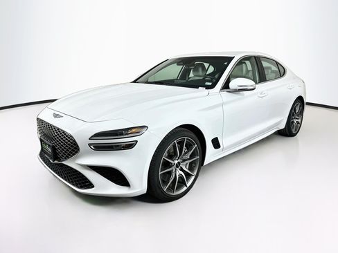 Used 2025 Genesis G70 2.5T RWD image 3