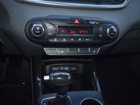 Used 2016 Kia Sorento EX image 19