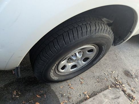 Used 2019 Nissan Frontier S image 18