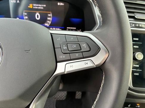 Used 2022 Volkswagen Tiguan SE image 25