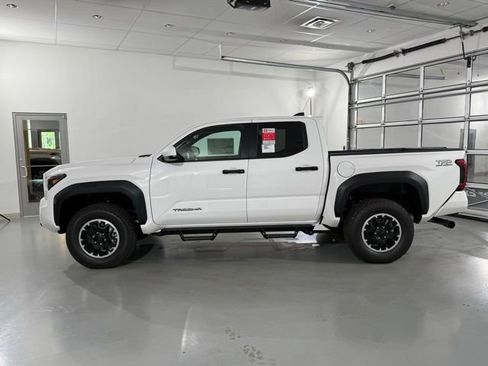 New 2025 Toyota Tacoma TRD Off-Road image 7