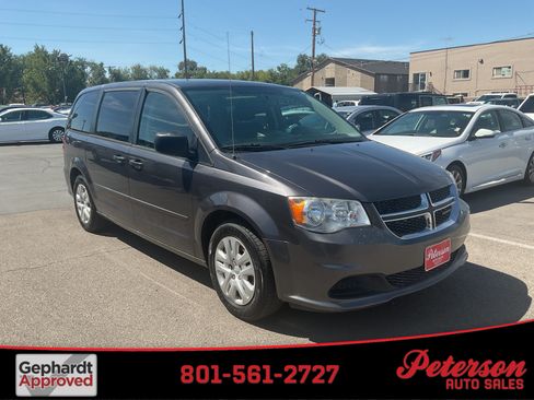 Used 2017 Dodge Grand Caravan SE w/ UConnect Hands-Free Group FWD image 1