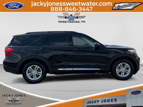 Certified 2021 Ford Explorer XLT w/ Equipment Group 202A AWD/4WD image 6