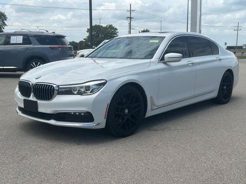 Used 2018 BMW 740i RWD image 2