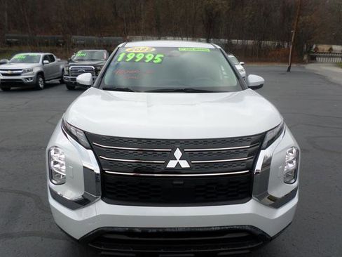 Used 2022 Mitsubishi Outlander ES image 4