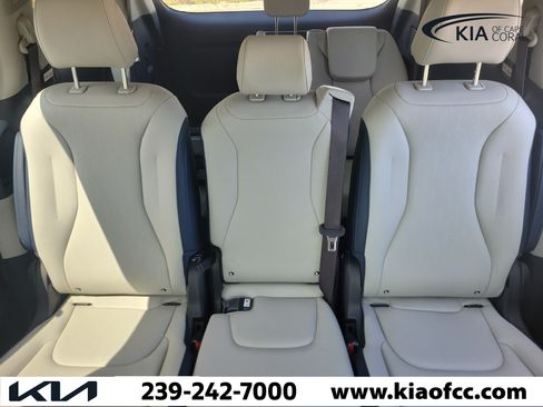 New 2026 Kia Carnival EX FWD image 30