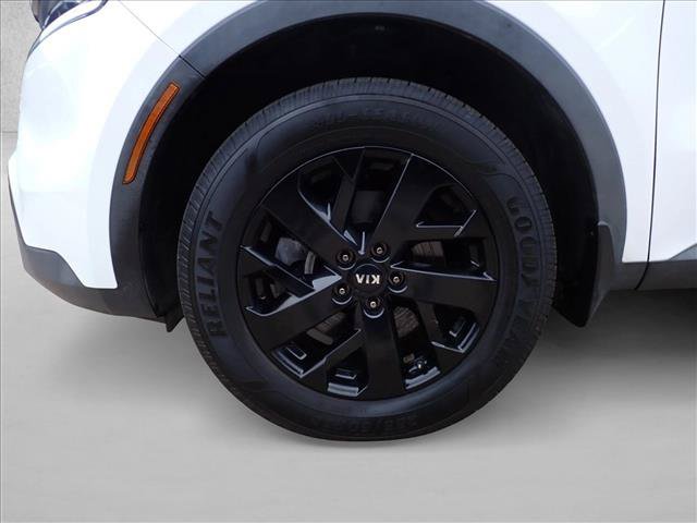 Used 2021 Kia Sorento S w/ Panoramic Sunroof Package AWD/4WD image 7