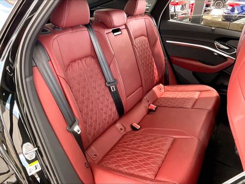 Used 2023 Audi e-tron S Prestige w/ Prestige Package AWD/4WD image 18
