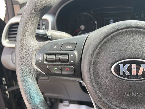 Used 2016 Kia Sorento L FWD image 17