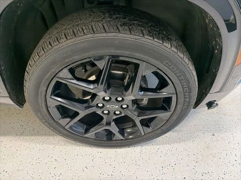 Used 2024 Chevrolet Traverse RS image 11