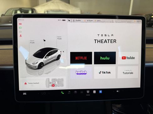 Used 2023 Tesla Model 3 Standard Range image 9