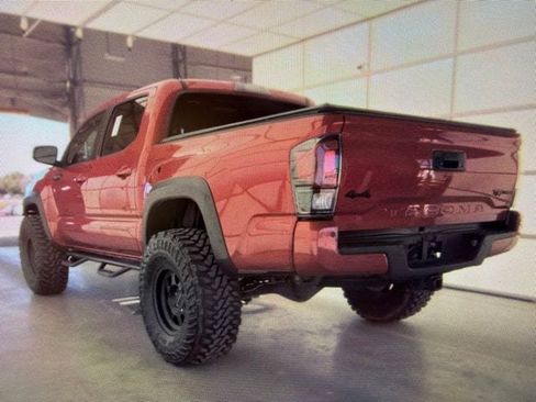 Used 2017 Toyota Tacoma TRD Pro AWD/4WD image 5