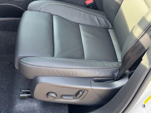 New 2026 Volvo XC40 B5 Plus w/ Protection Package Premier image 15