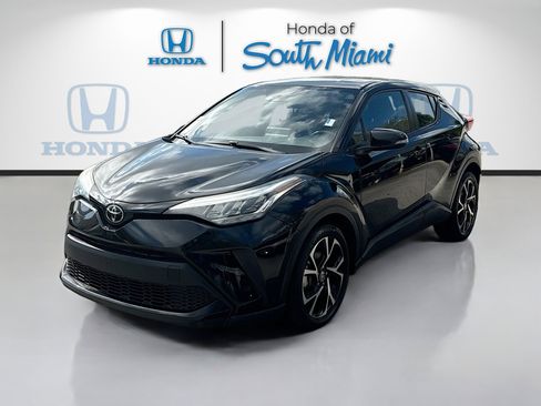 Used 2021 Toyota C-HR XLE image 3