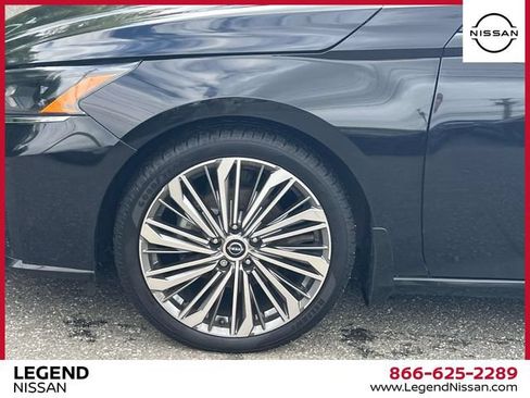 Used 2023 Nissan Altima 2.5 SL FWD image 11