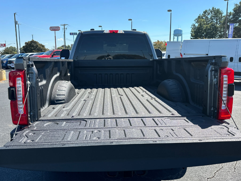 New 2025 Ford F250 XL w/ 360-Degree Camera Package RWD image 16
