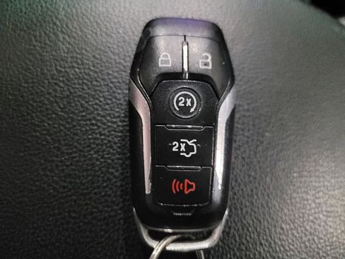 Used 2016 Ford Explorer Limited w/ Equipment Group 301A AWD/4WD image 32