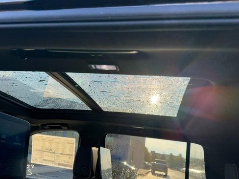 New 2026 Chevrolet Suburban Premier image 36