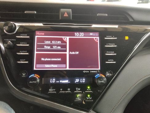 Used 2019 Toyota Camry LE w/ Sunroof Package image 25