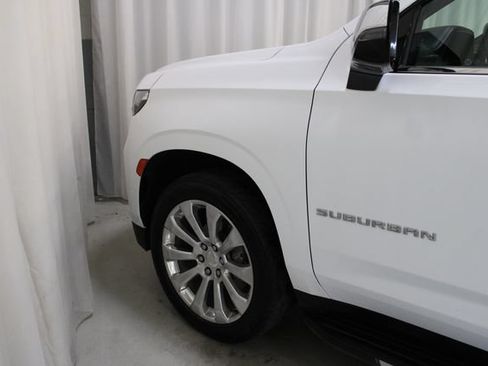 Used 2021 Chevrolet Suburban Premier AWD/4WD image 37