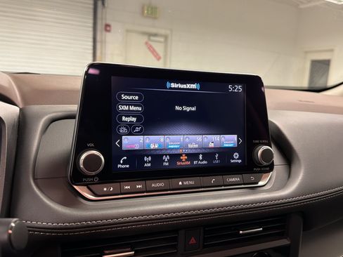 Used 2023 Nissan Rogue SV FWD image 21