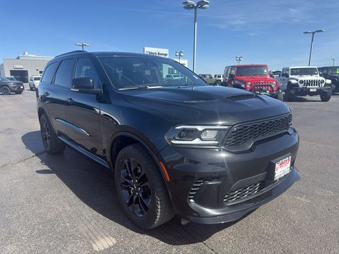 Used 2025 Dodge Durango GT image 3