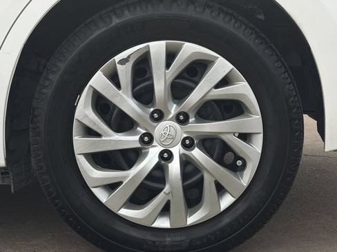 Used 2019 Toyota Corolla LE FWD image 29